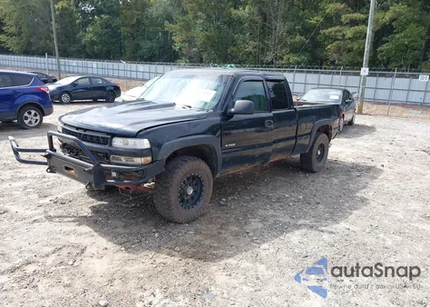 2000 Chevrolet Silverado 1500 Lt z USA, uszkodzony, nr VIN 1GCEK19T7YE271302
